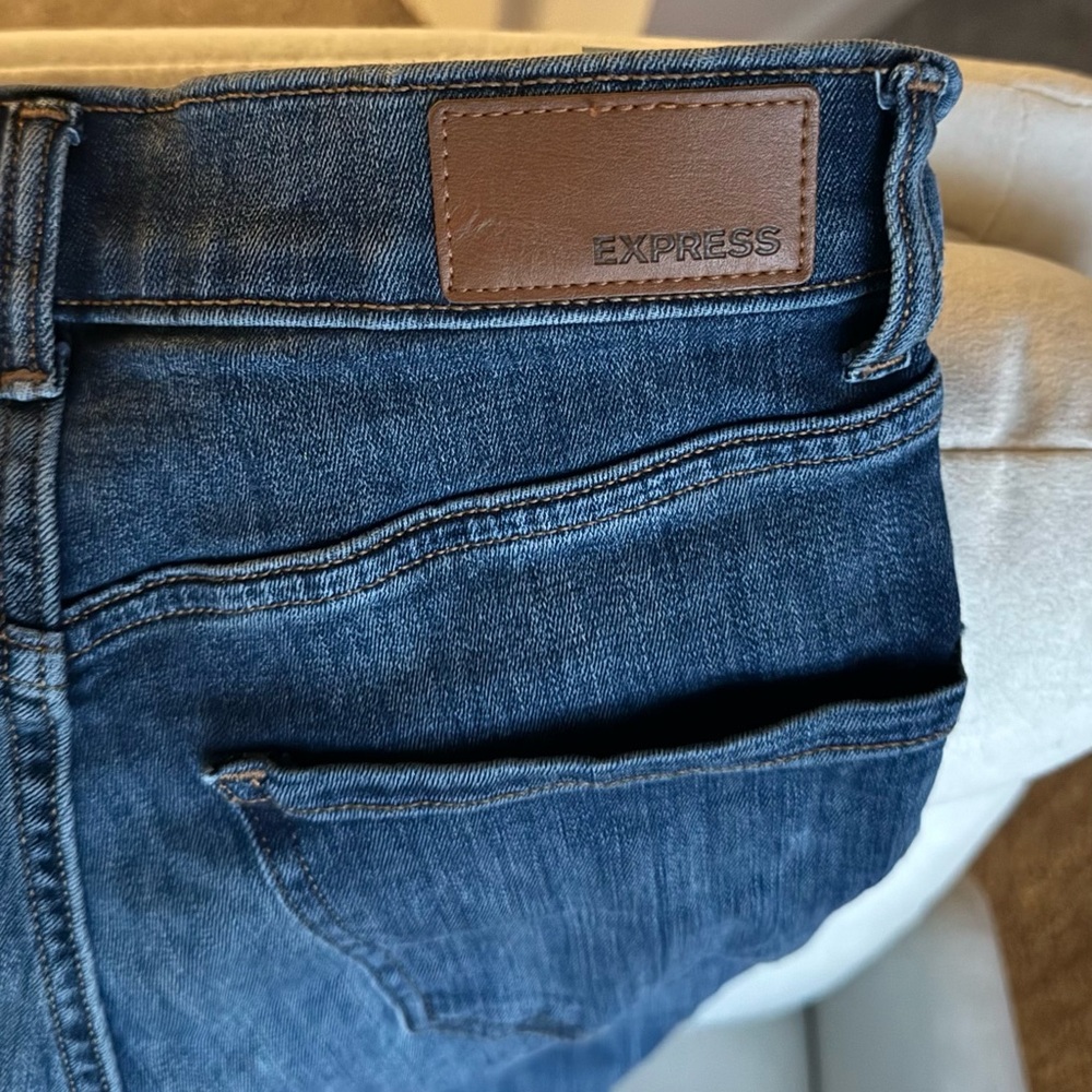 Express Women's Cropped Straight Dark Wash Jeans